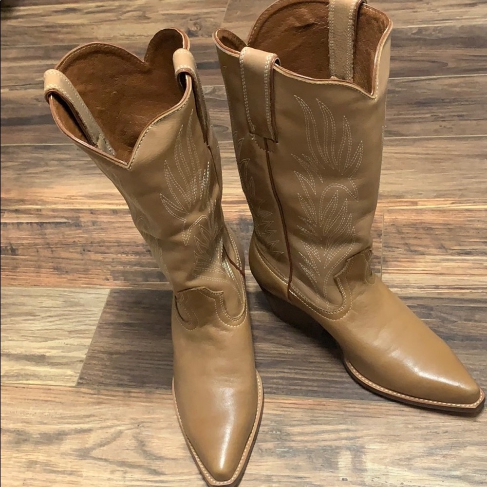 Steve Madden tan cowgirl boots size 8.5